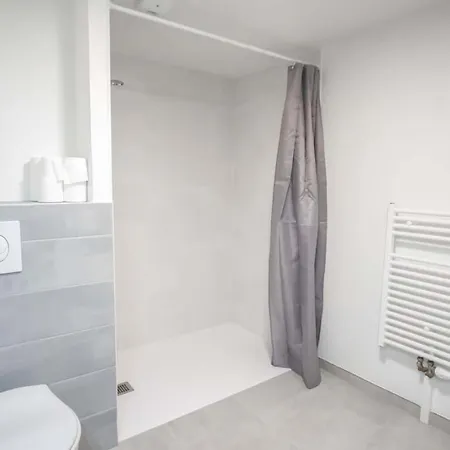 Apartment Guestready - White Minimalist Near The Centre Nancy